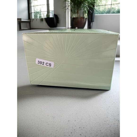 Love Ebony Fragrant Talcum Powder by the brand Mocmallure - Picture 4 of 6